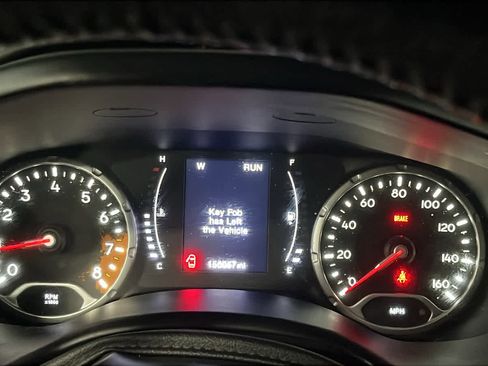 Used 2017 Jeep Renegade Altitude AWD/4WD image 14
