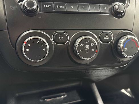 Used 2017 Kia Forte LX image 21