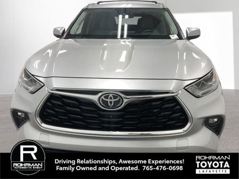 Used 2021 Toyota Highlander Platinum image 10