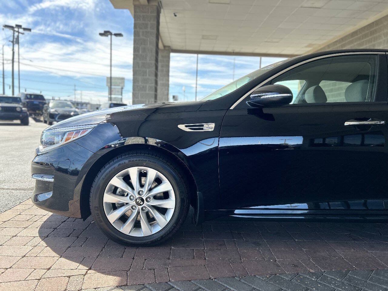Used 2018 Kia Optima LX w/ Convenience Package FWD image 4