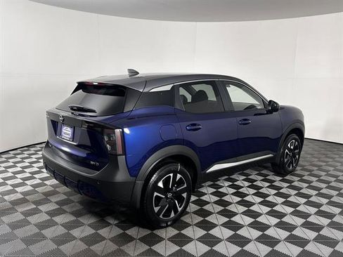 New 2025 Nissan Kicks SV w/ Illumination Package image 3