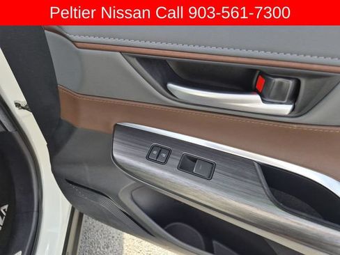 Used 2021 Toyota Venza XLE w/ Softex Package AWD/4WD image 16