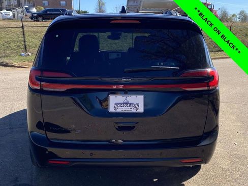 New 2026 Chrysler Pacifica Select w/ S Appearance Package FWD image 6