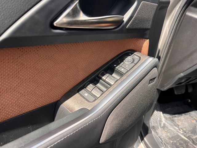 Used 2024 Lexus GX 550 w/ Accessory Package (31) AWD/4WD image 11