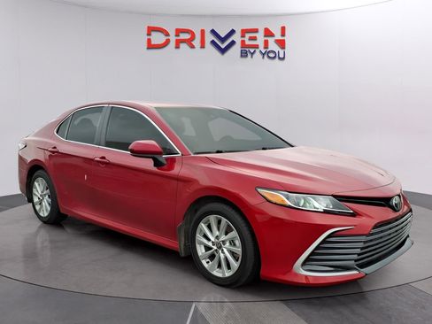 Used 2023 Toyota Camry LE image 7