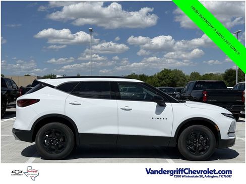 New 2026 Chevrolet Blazer LT w/ Convenience Package FWD image 3