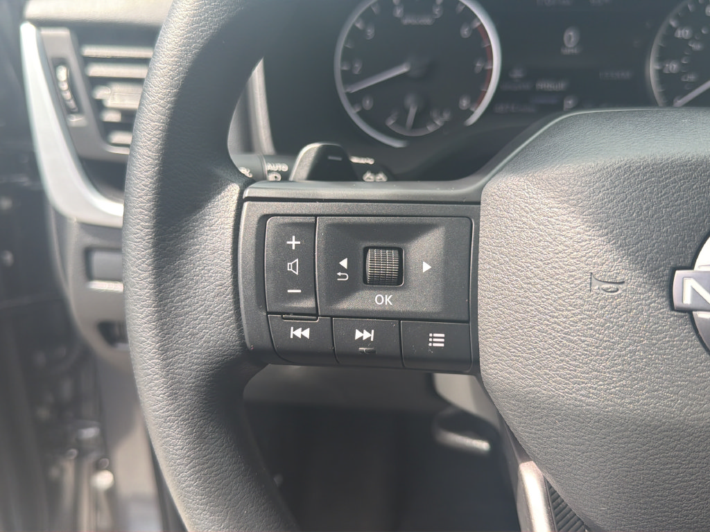 Certified 2025 Nissan Rogue S FWD image 36