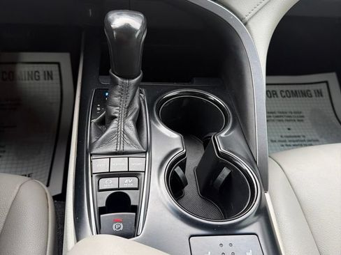 Used 2019 Toyota Camry SE FWD image 33