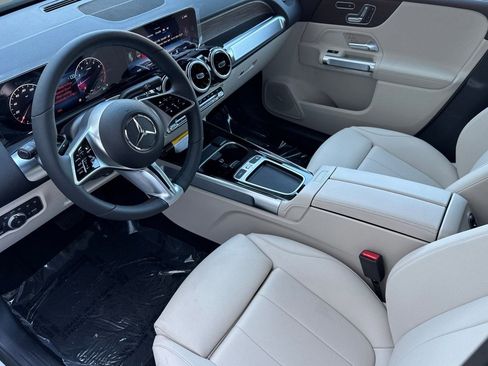 New 2026 Mercedes-Benz GLB 250 image 4