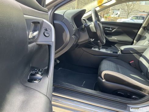 Used 2016 Nissan Altima 2.5 SV image 21