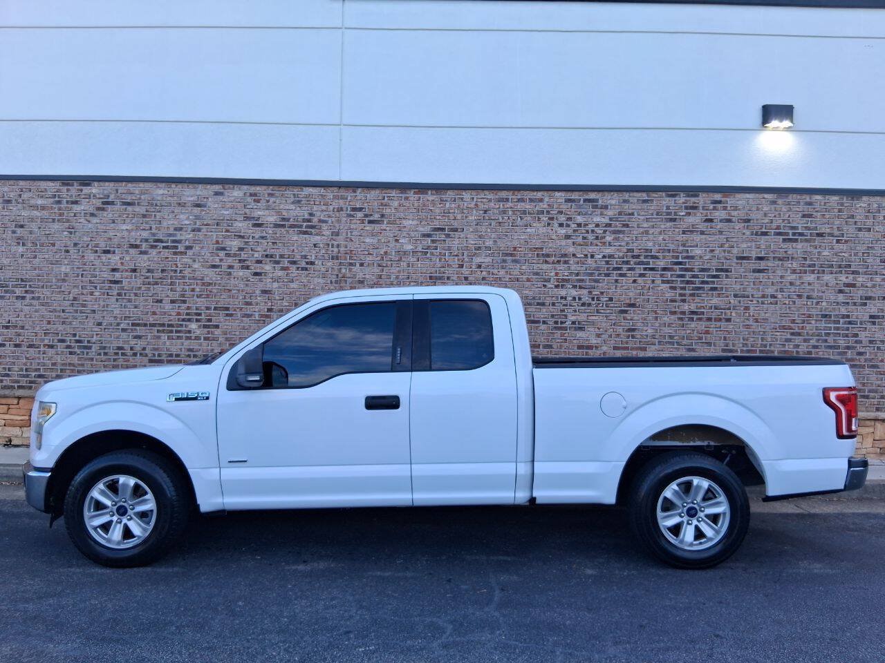 Used 2016 Ford F150 XLT w/ Equipment Group 301A Mid RWD image 2