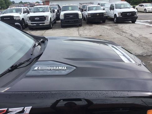 Used 2022 Chevrolet Silverado 2500 LT w/ Convenience Package AWD/4WD image 3