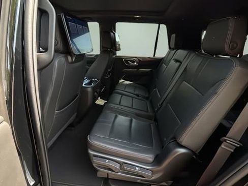 Used 2023 Chevrolet Tahoe RST AWD/4WD image 20