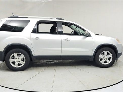Used 2011 GMC Acadia SLE image 6