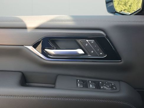 New 2026 GMC Yukon Denali w/ Sun & Power Step Package image 27