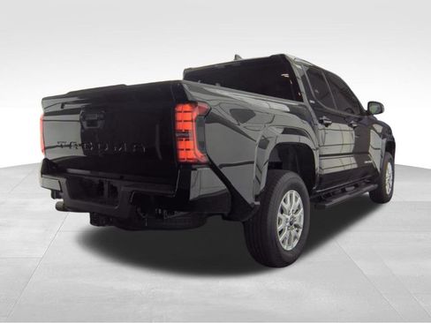 Used 2025 Toyota Tacoma SR5 image 6