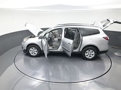Used 2017 Chevrolet Traverse LS AWD/4WD image 15