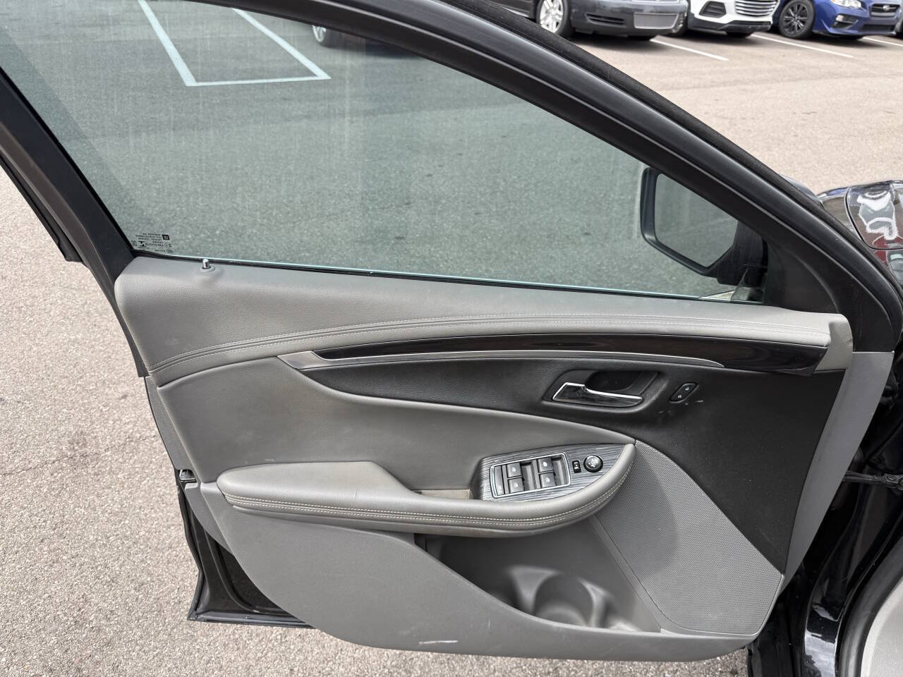 Used 2017 Chevrolet Impala LT FWD image 13