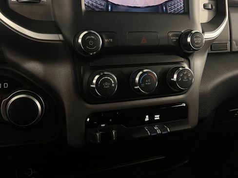 Used 2024 RAM 2500 Big Horn w/ Bed Utility Group image 19