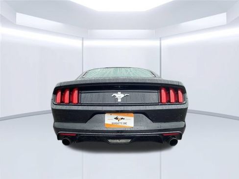 Used 2015 Ford Mustang Coupe RWD image 8