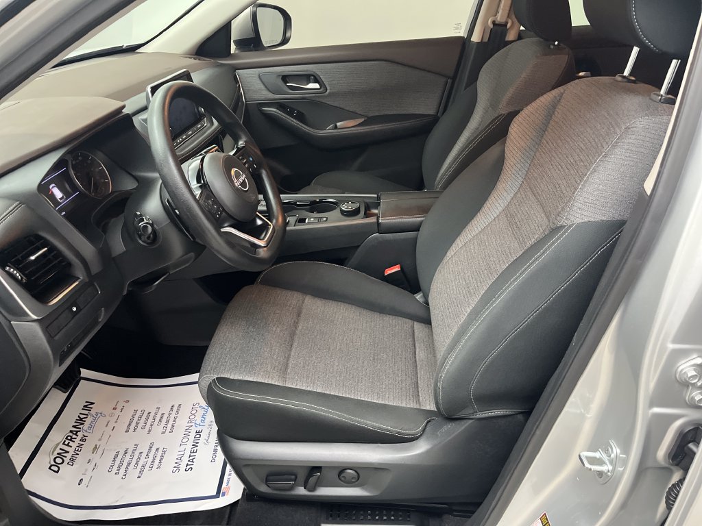 Used 2022 Nissan Rogue SV AWD/4WD image 12