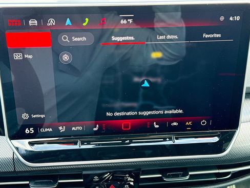 Used 2026 Volkswagen GTI SE FWD image 32