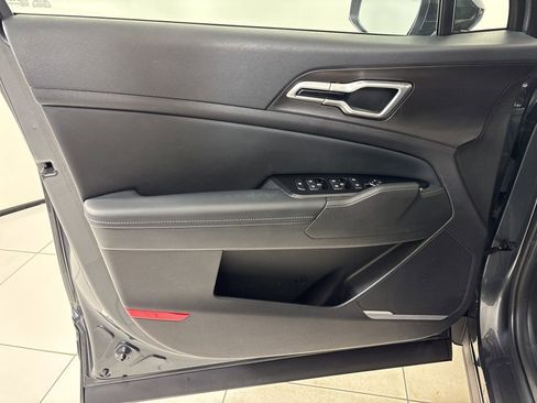 Used 2023 Kia Sportage EX image 16