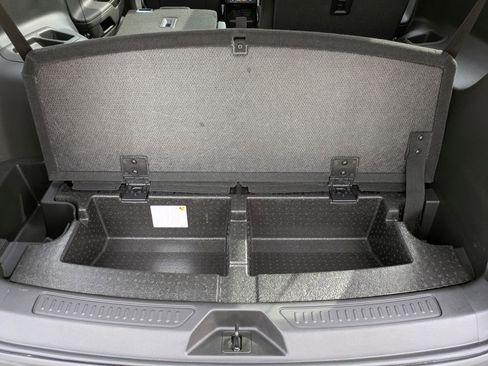 Certified 2023 GMC Acadia SLT w/ Preferred Package image 38