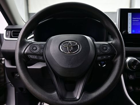Used 2025 Toyota RAV4 XLE AWD/4WD image 23
