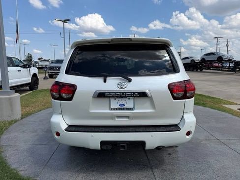 Used 2021 Toyota Sequoia Platinum AWD/4WD image 6