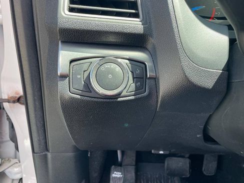 Used 2019 Ford Explorer XLT AWD/4WD image 22