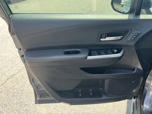 Used 2025 Toyota Sienna Platinum image 11