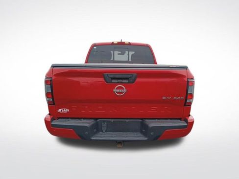 Used 2022 Nissan Frontier SV image 3
