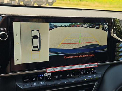 New 2026 Toyota Camry Hybrid AWD/4WD image 10