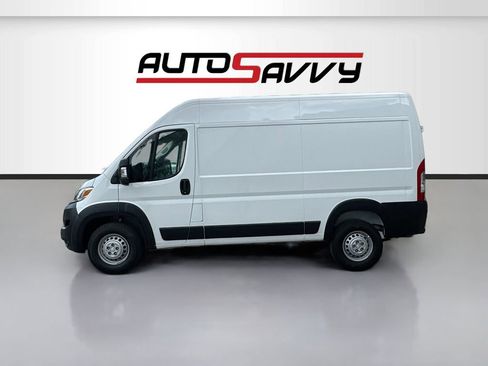Used 2025 RAM ProMaster 1500 w/ Safety Group FWD image 4