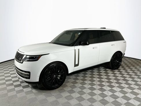 Used 2025 Land Rover Range Rover SE AWD/4WD image 3