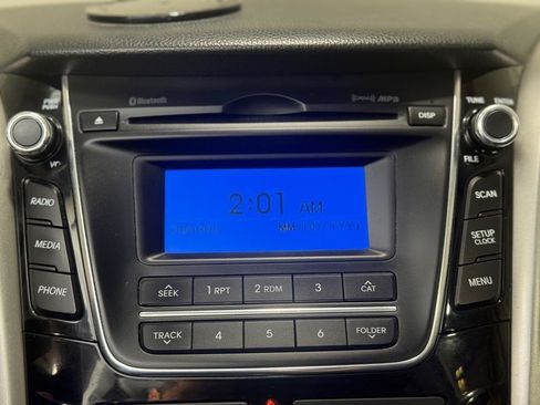 Used 2017 Hyundai Elantra GT FWD image 16