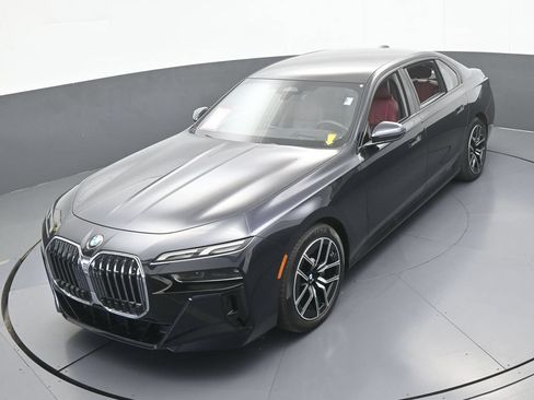 Used 2025 BMW 740i xDrive AWD/4WD image 55