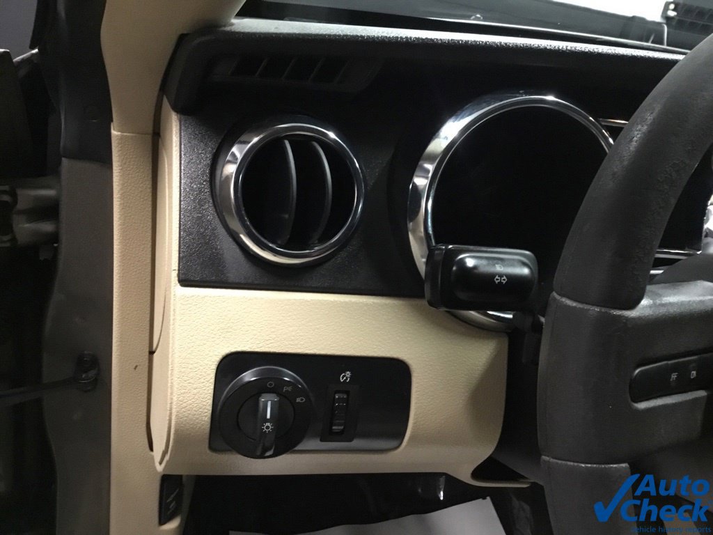Used 2005 Ford Mustang Premium RWD image 19