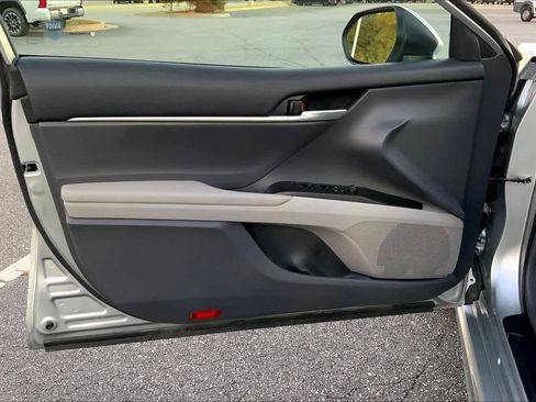 Used 2023 Toyota Camry SE image 20