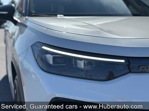 Used 2025 Volkswagen Tiguan SE R-Line AWD/4WD image 26