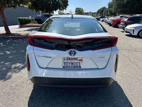 Used 2022 Toyota Prius Prime XLE FWD image 3