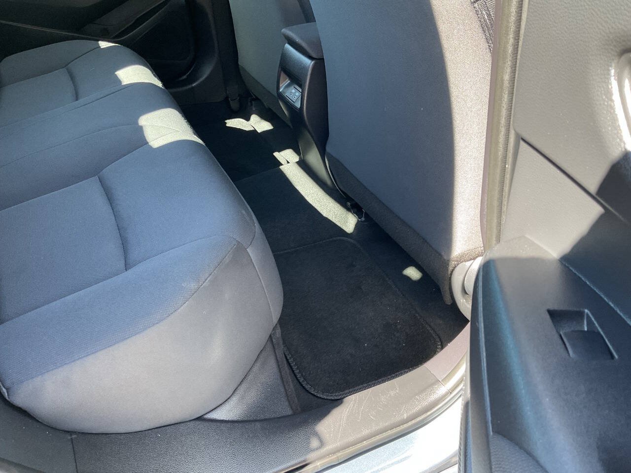 Used 2025 Toyota Corolla LE FWD image 43