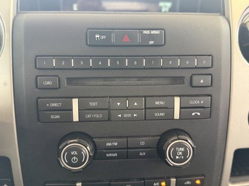 Used 2011 Ford F150 XLT w/ Off Road Pkg image 24