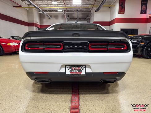 Used 2022 Dodge Challenger SRT Hellcat image 4
