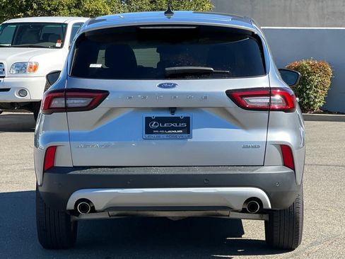 Used 2023 Ford Escape Active w/ Tech Pack #1 AWD/4WD image 8