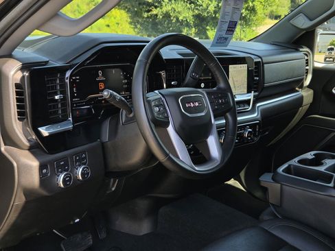 Used 2025 GMC Sierra 1500 SLT AWD/4WD image 13