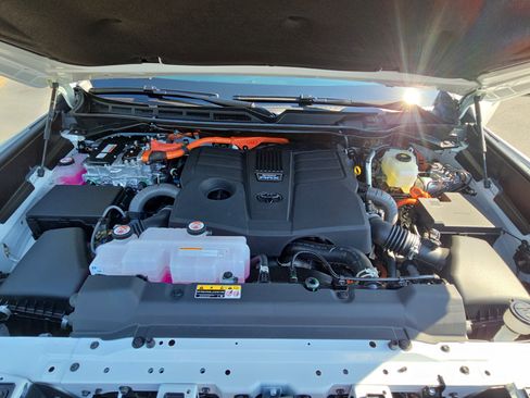 New 2026 Toyota Tundra Limited AWD/4WD image 28