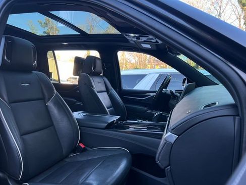 Used 2021 Cadillac Escalade ESV Sport w/ Driver Assist Tech Package image 43