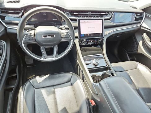 Used 2023 Jeep Grand Cherokee L Limited AWD/4WD image 11